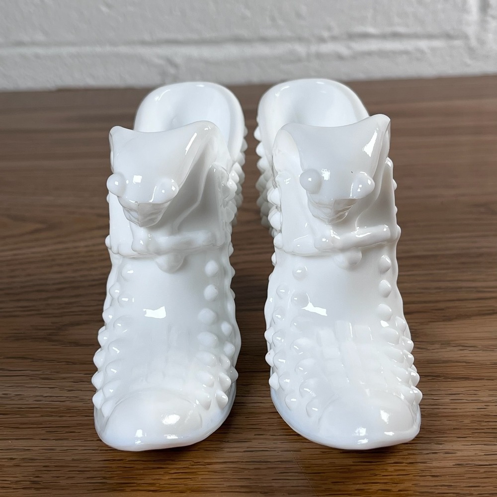 VTG Westmoreland‎ Milk Glass Hobnail Cat Slipper Shoe Open Salt Cellar Pair